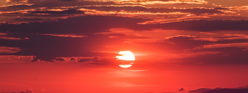 云端观赛直播中心大屏幕显示多场体育赛事实时画面